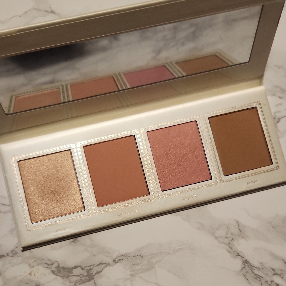 Jouer champagne & macaron face palette
